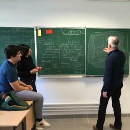 Réunion de travail avec étudiants